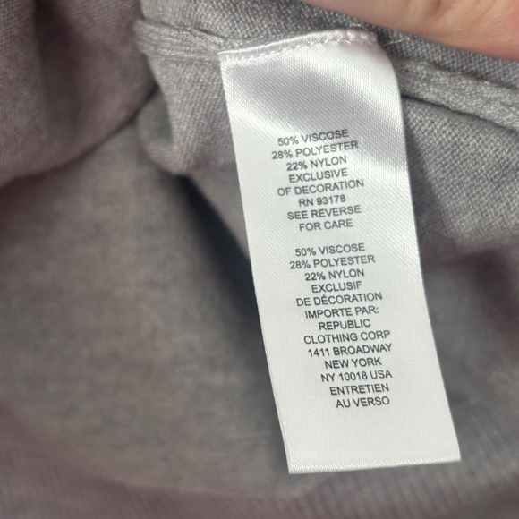 Chelsea & Theodore Gray Crew Neck Sweater - Picture 3 of 4